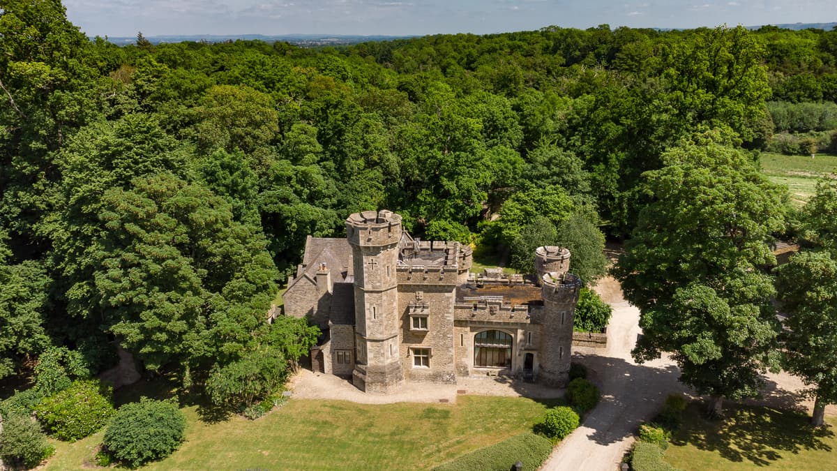 Norton St Philip castle for sale is "special piece of Somerset history" mnrjournal.co.uk